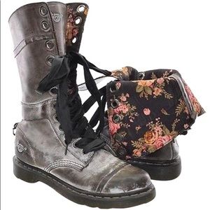 Dr. Martens Triumph 1914 Boots